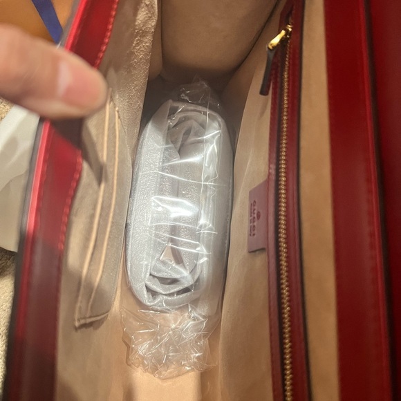 Guccissima Signature Medium Padlock Top Handle Bag Hibiscus Red. BRAND NEW - Picture 3 of 12